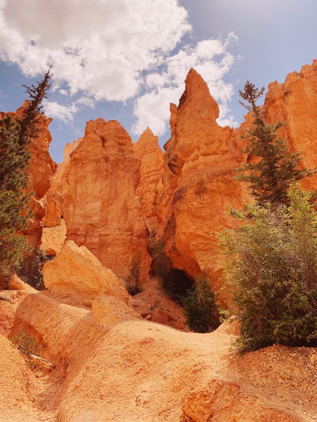 Best Hike in Bryce Canyon: Queens Garden + Navajo Loop
